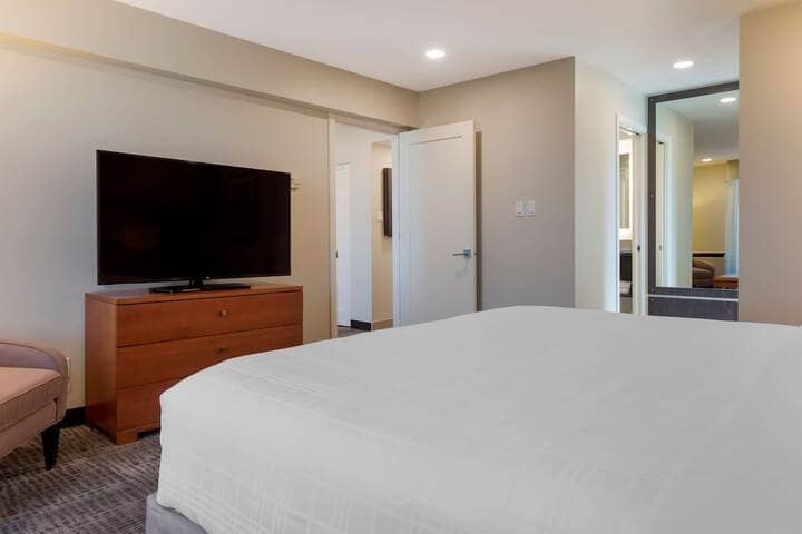 Room 22 of 64