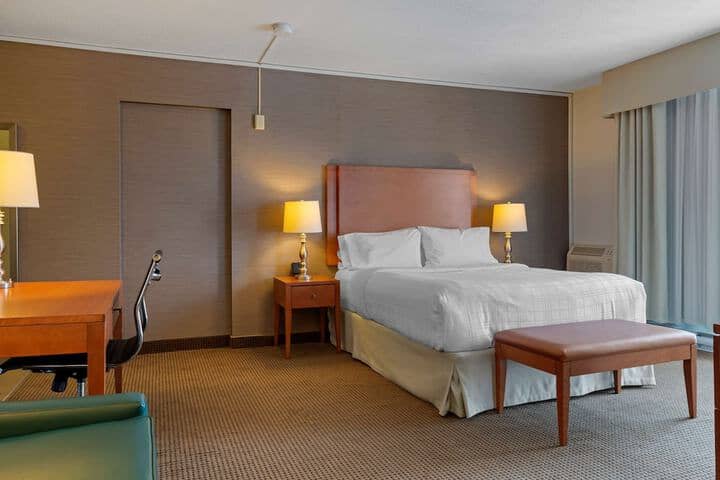 Room 10 of 64